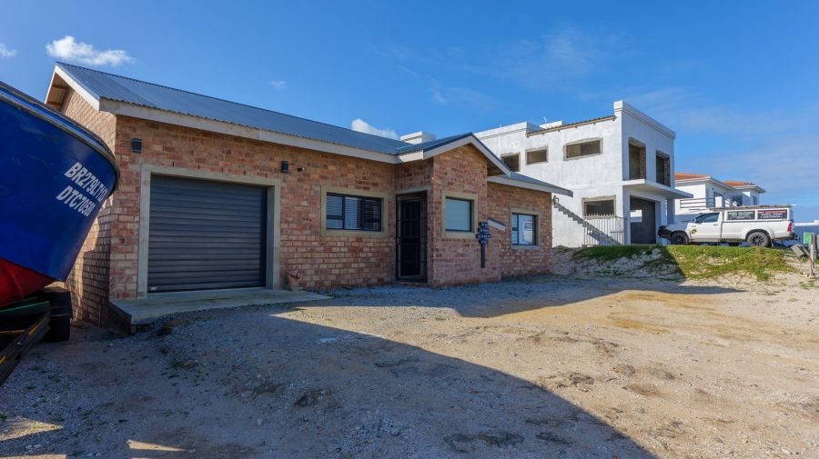 2 Bedroom Property for Sale in Struisbaai Western Cape